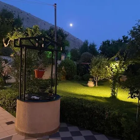 Tzitzifies Villa Kourouklata