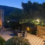 Tzitzifies * Kourouklata