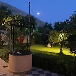 Tzitzifies Villa Kourouklata