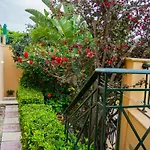 Villa Tzitzifies Kourouklata