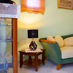 Tzitzifies Villa Kourouklata