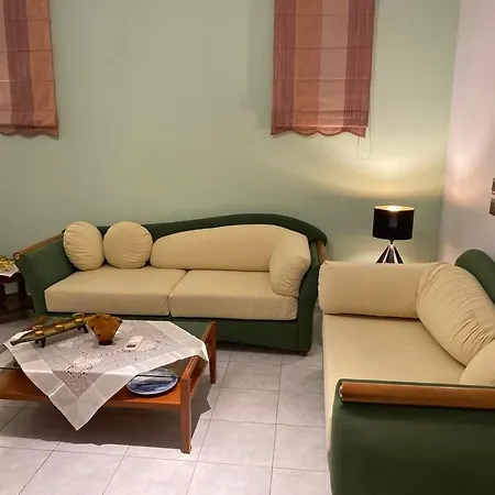 Tzitzifies Villa Kourouklata