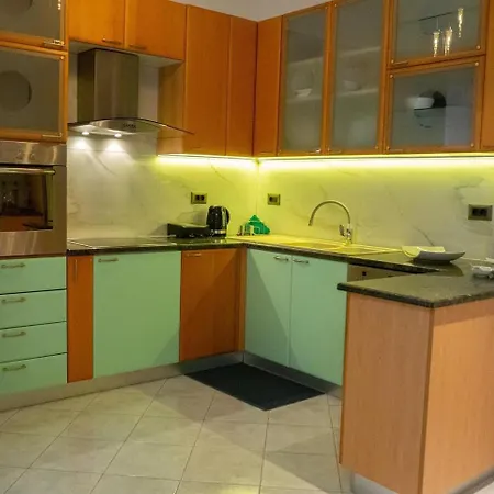 Tzitzifies Villa Kourouklata