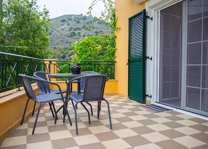 Villa Tzitzifies Kourouklata